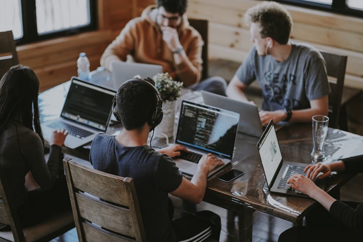 Indonesian remote professionals collaborating online